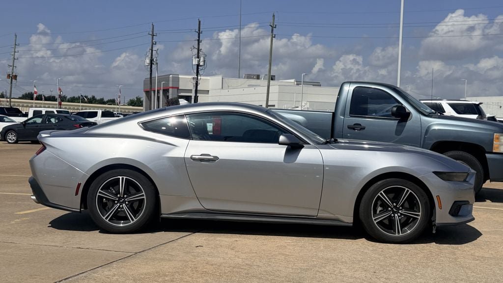 Used 2025 Ford Mustang Premium RWD image 6