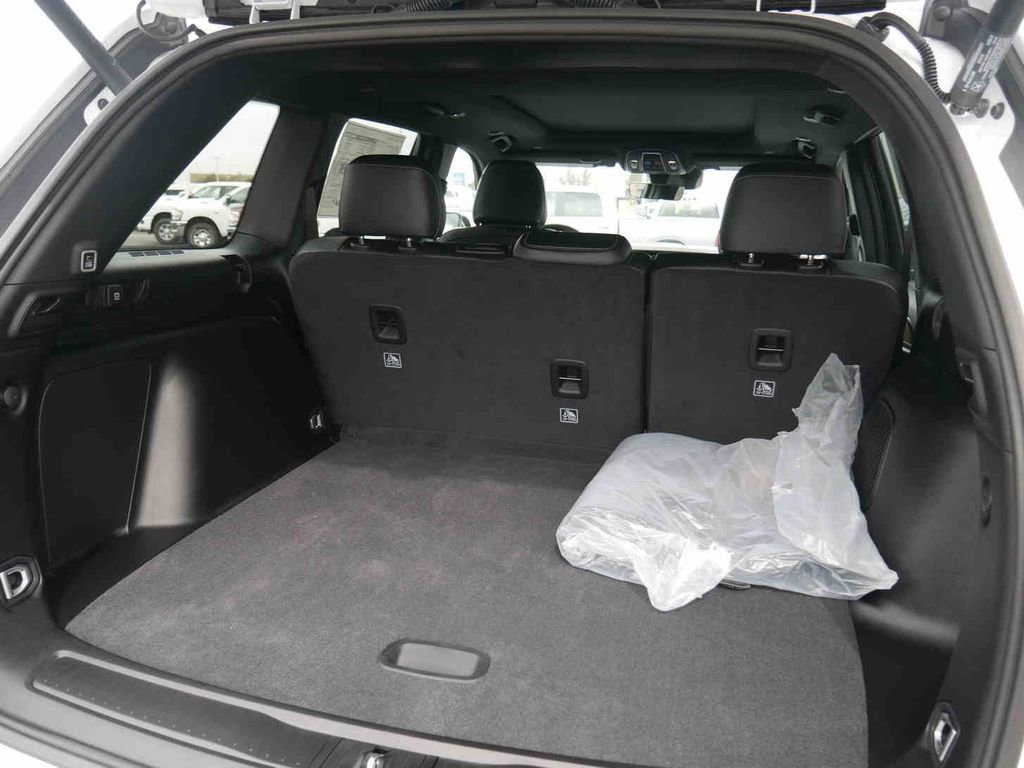 New 2025 Jeep Grand Cherokee Limited 4xe image 7