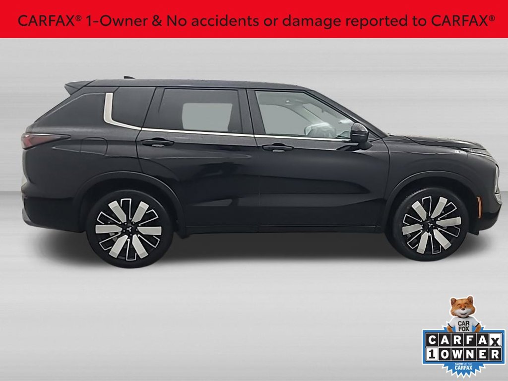 Used 2025 Mitsubishi Outlander SE AWD/4WD image 3