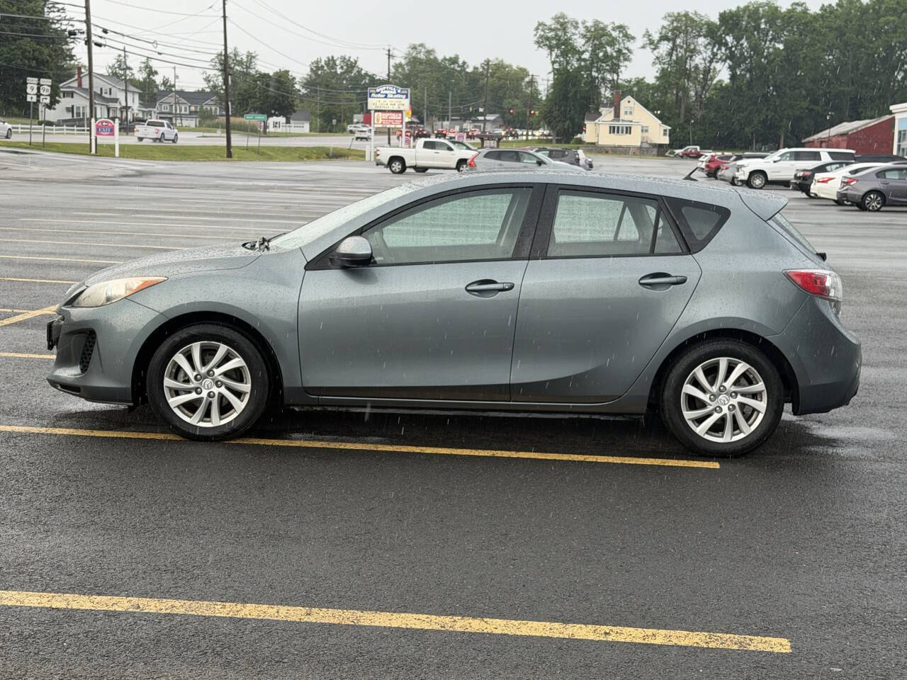 Used 2012 MAZDA MAZDA3 i Touring FWD image 2