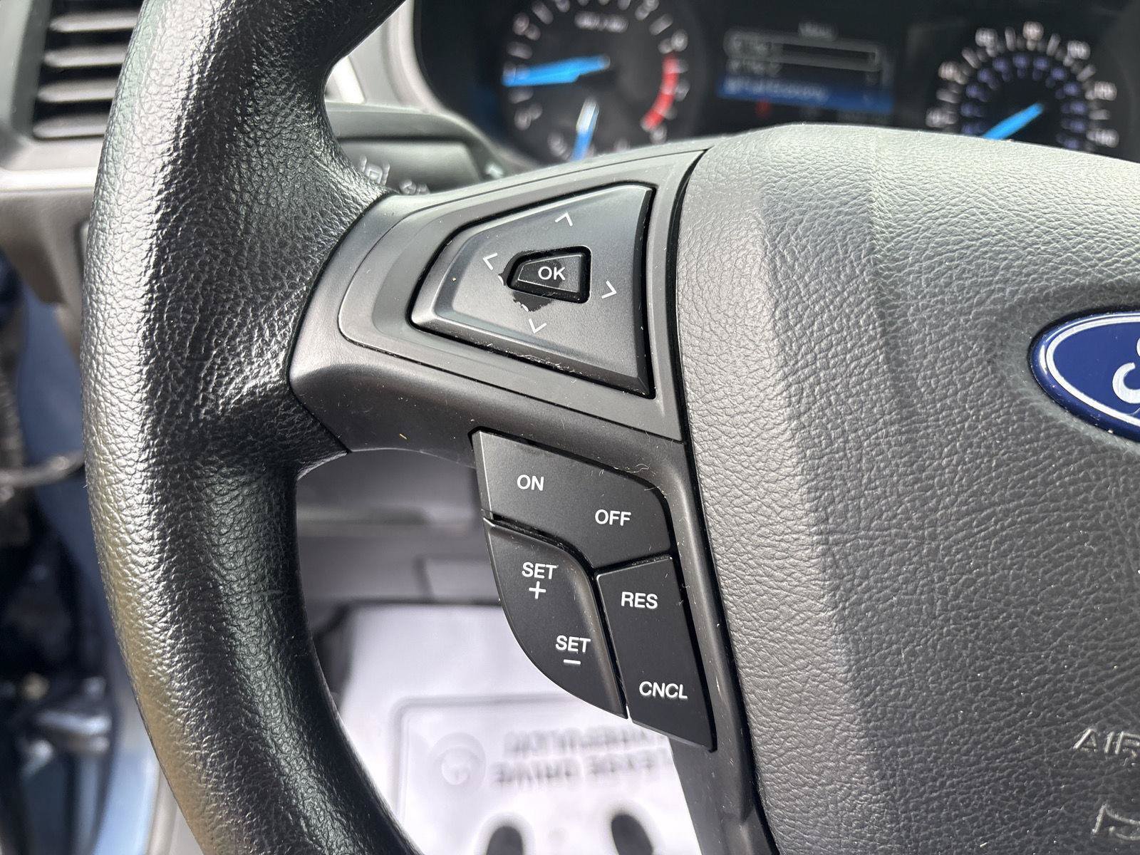 Used 2019 Ford Edge SE FWD image 18