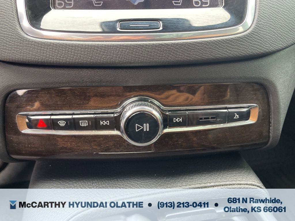 Used 2016 Volvo XC90 T6 Momentum w/ Momentum Plus Package AWD/4WD image 31
