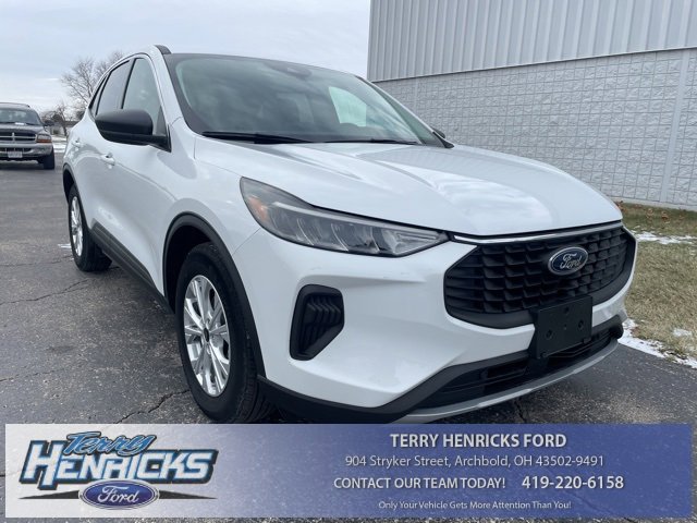 Used 2023 Ford Escape Active image 1