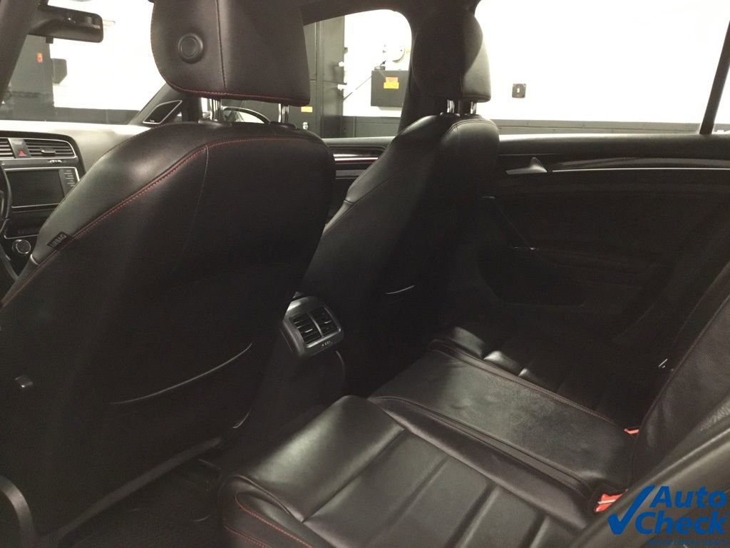 Used 2017 Volkswagen GTI SE image 24