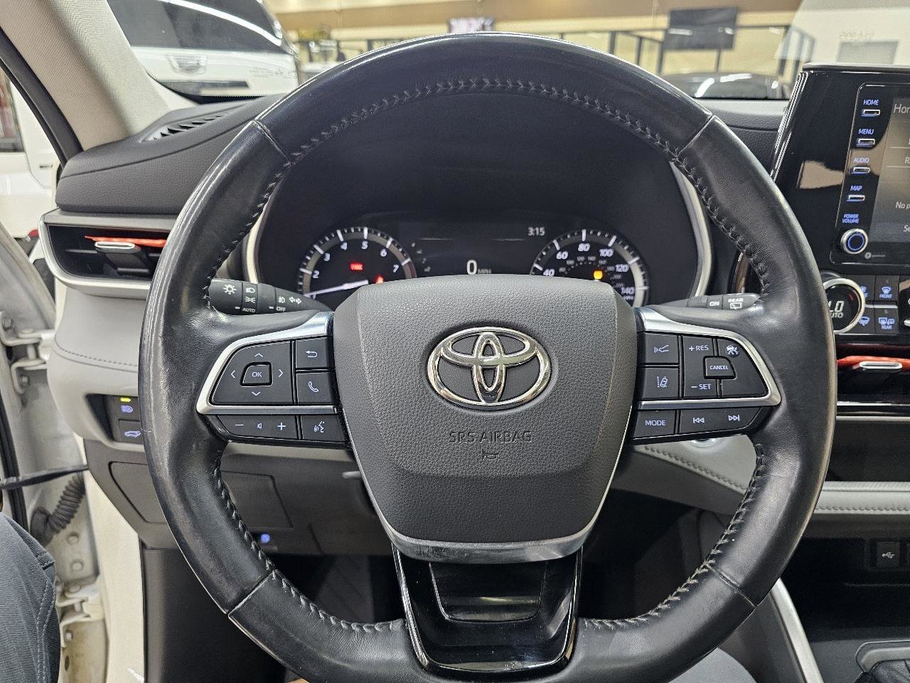 Used 2021 Toyota Highlander XLE image 30