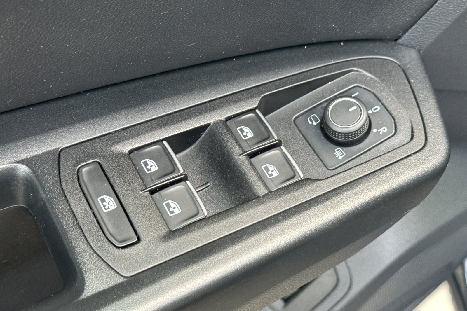 Used 2019 Volkswagen Atlas SEL Premium AWD/4WD image 14
