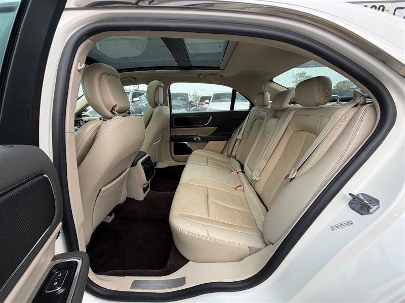 Used 2018 Lincoln Continental Select w/ Continental Climate Package AWD/4WD image 20