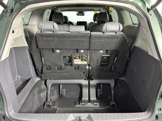 Used 2021 Toyota Sienna Limited image 30