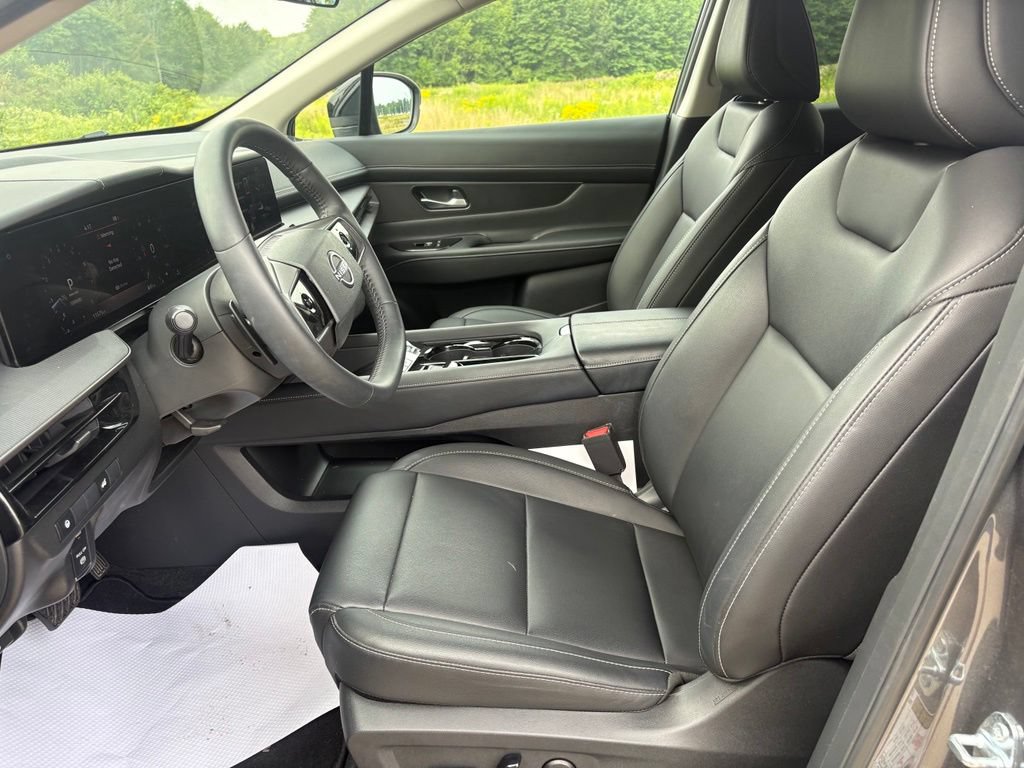 Used 2025 Nissan Murano SV AWD/4WD image 15