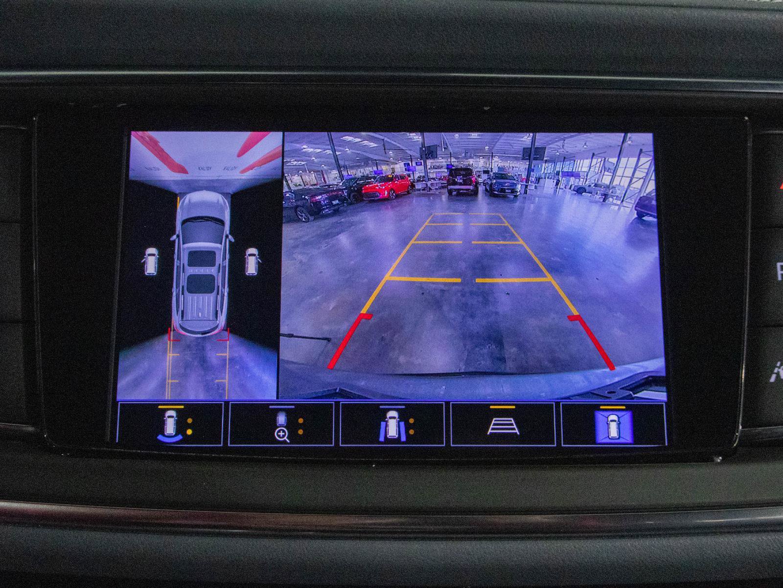 Used 2024 Buick Enclave Essence w/ Sound and Sites Package image 7