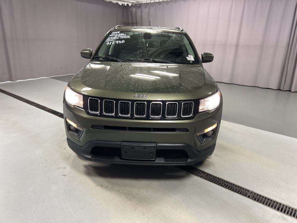 Used 2019 Jeep Compass Latitude w/ Cold Weather Group AWD/4WD image 2