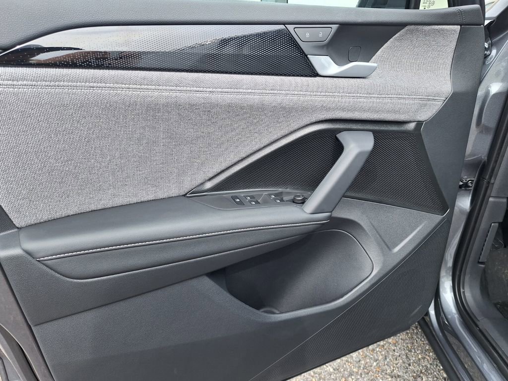 New 2025 Volkswagen Tiguan S image 15