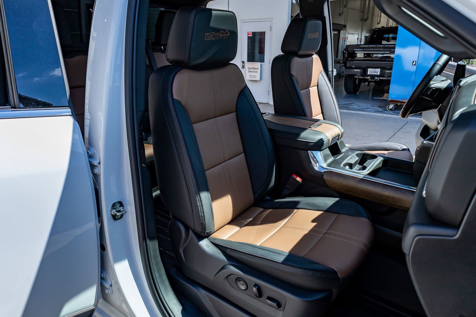 Used 2026 Chevrolet Silverado 3500 High Country w/ High Country Premium Package AWD/4WD image 32