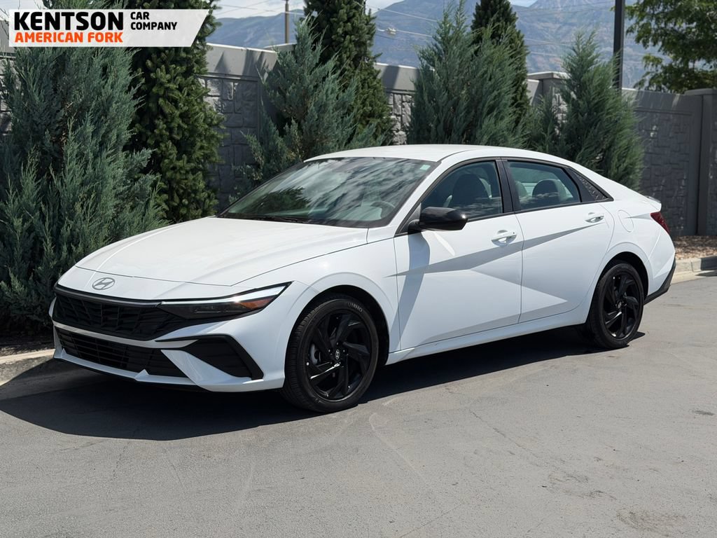 Used 2026 Hyundai Elantra Sport FWD image 3