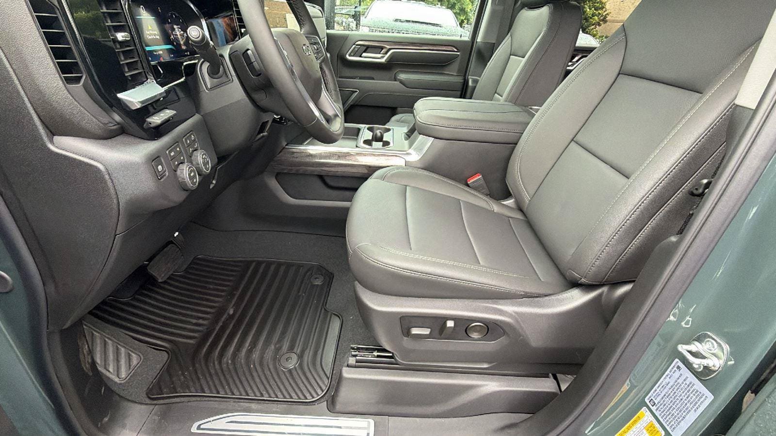 New 2026 Chevrolet Silverado 3500 LTZ w/ LTZ Plus Package AWD/4WD image 17