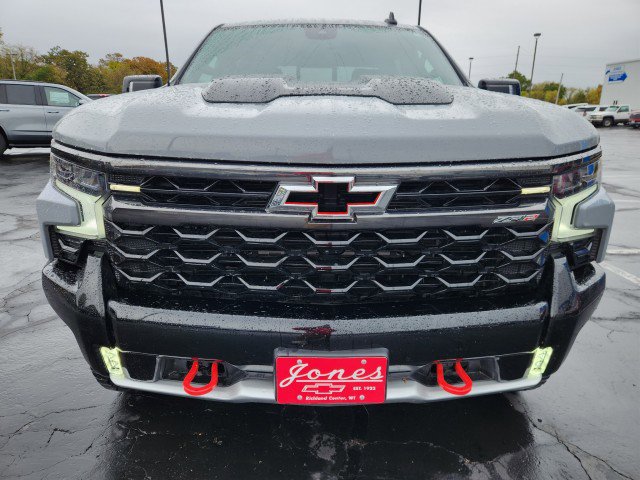 Used 2024 Chevrolet Silverado 1500 ZR2 w/ Technology Package image 8