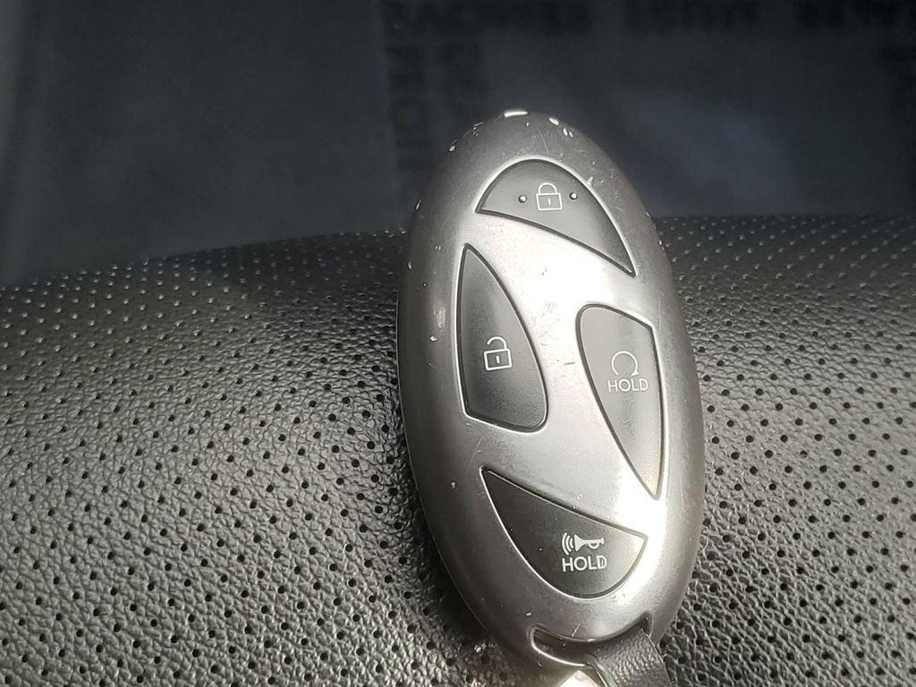 Used 2025 Hyundai Elantra Limited FWD image 32