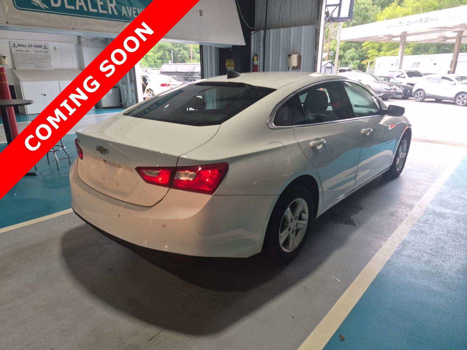 Used 2024 Chevrolet Malibu LS w/ Driver Confidence Package FWD image 3