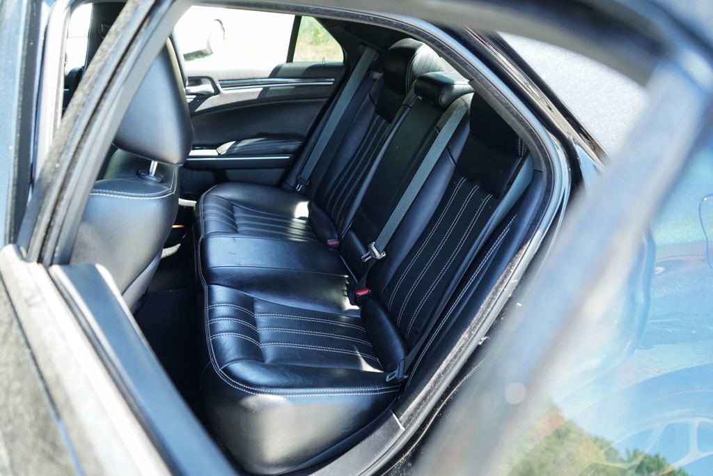 Used 2019 Chrysler 300 S image 10