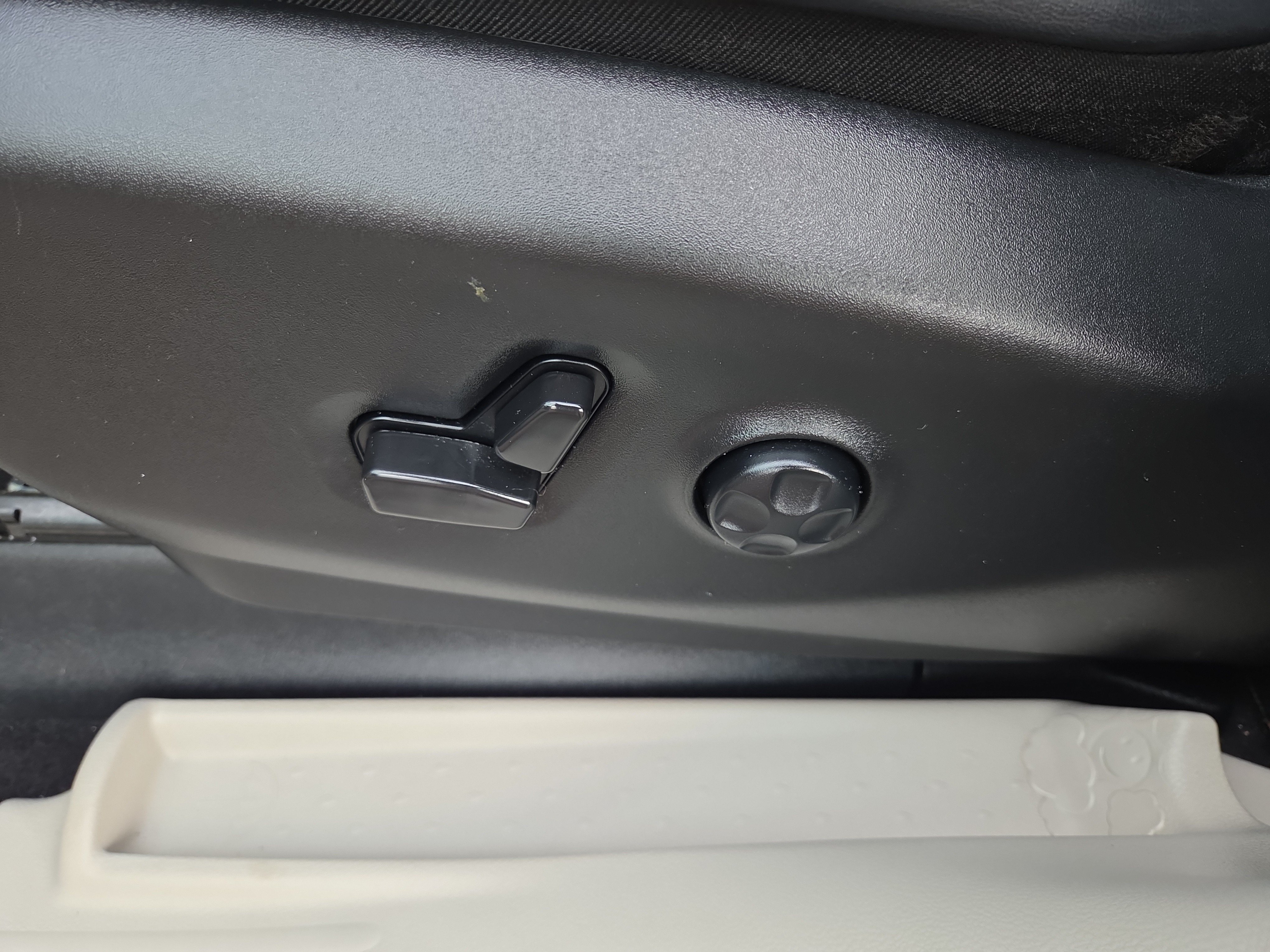 Used 2023 Chrysler Pacifica Touring-L FWD image 29