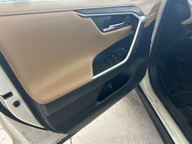 Used 2020 Toyota RAV4 Limited image 40