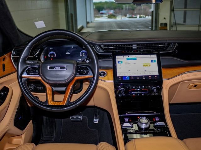 Used 2023 Jeep Grand Cherokee Summit image 12