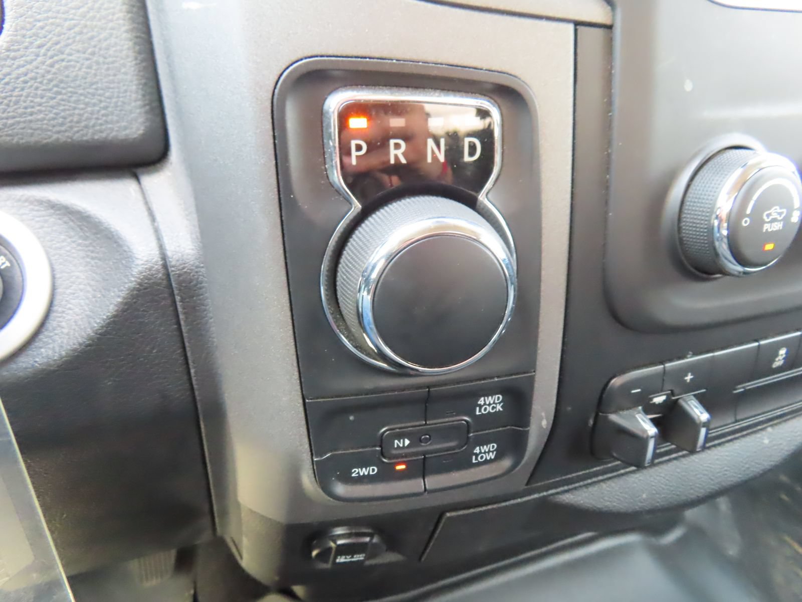 Used 2018 RAM 1500 Express AWD/4WD image 23