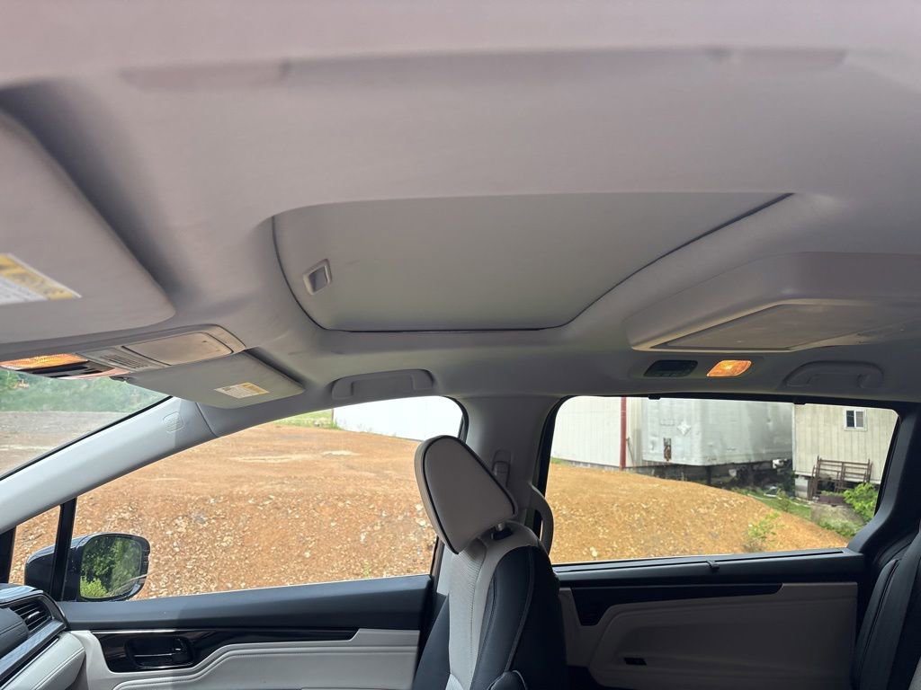 Used 2025 Honda Odyssey Elite image 9