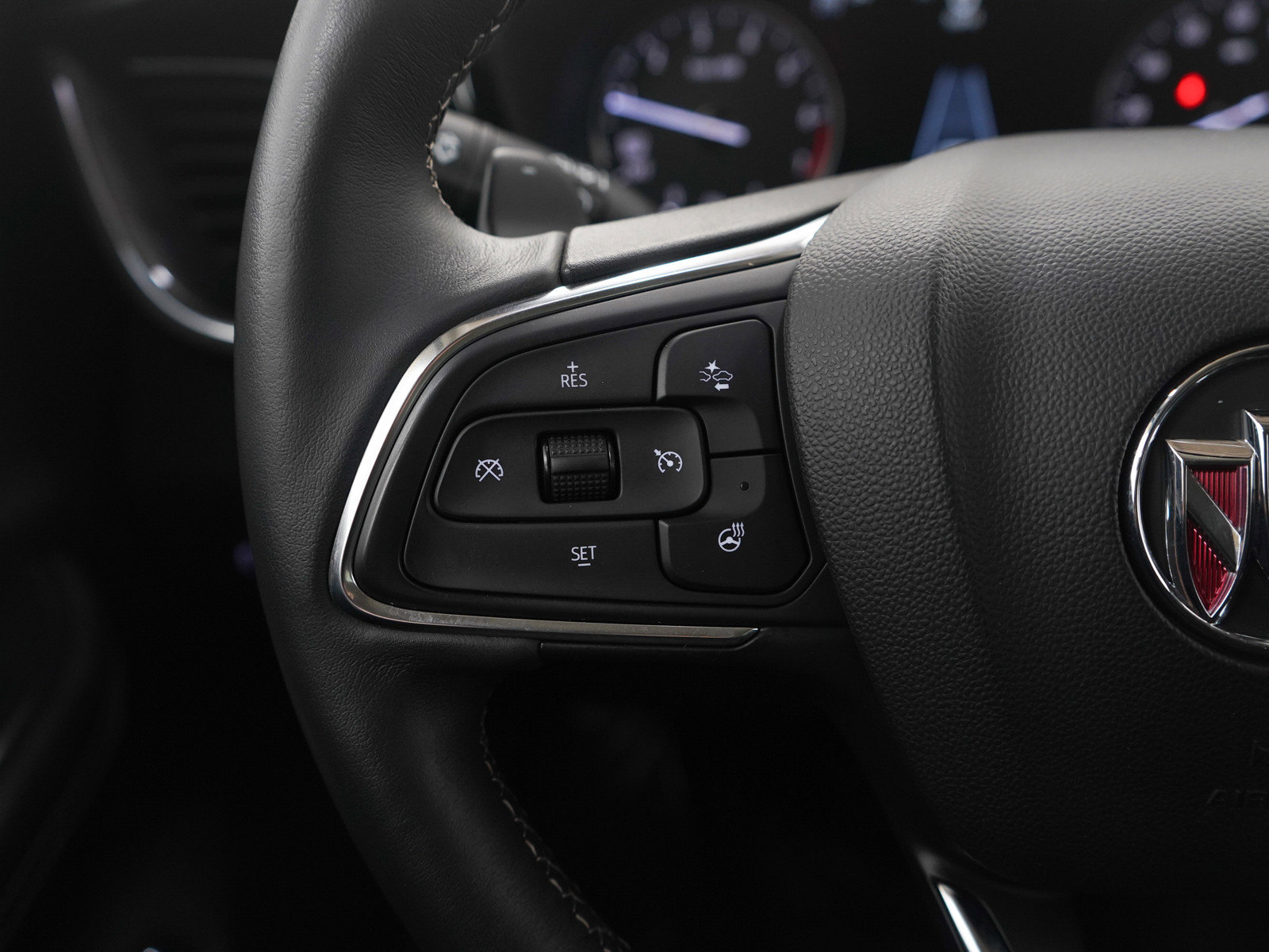 Used 2023 Buick Envision Essence image 24