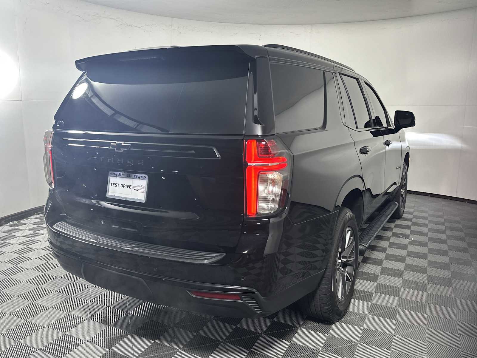 Used 2023 Chevrolet Tahoe Z71 w/ Luxury Package image 7