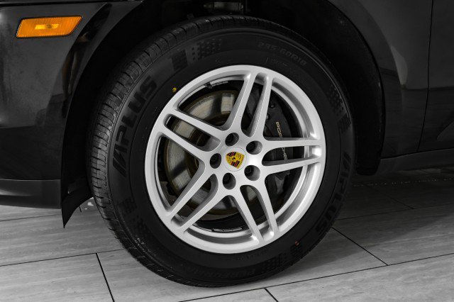 Used 2021 Porsche Macan image 44