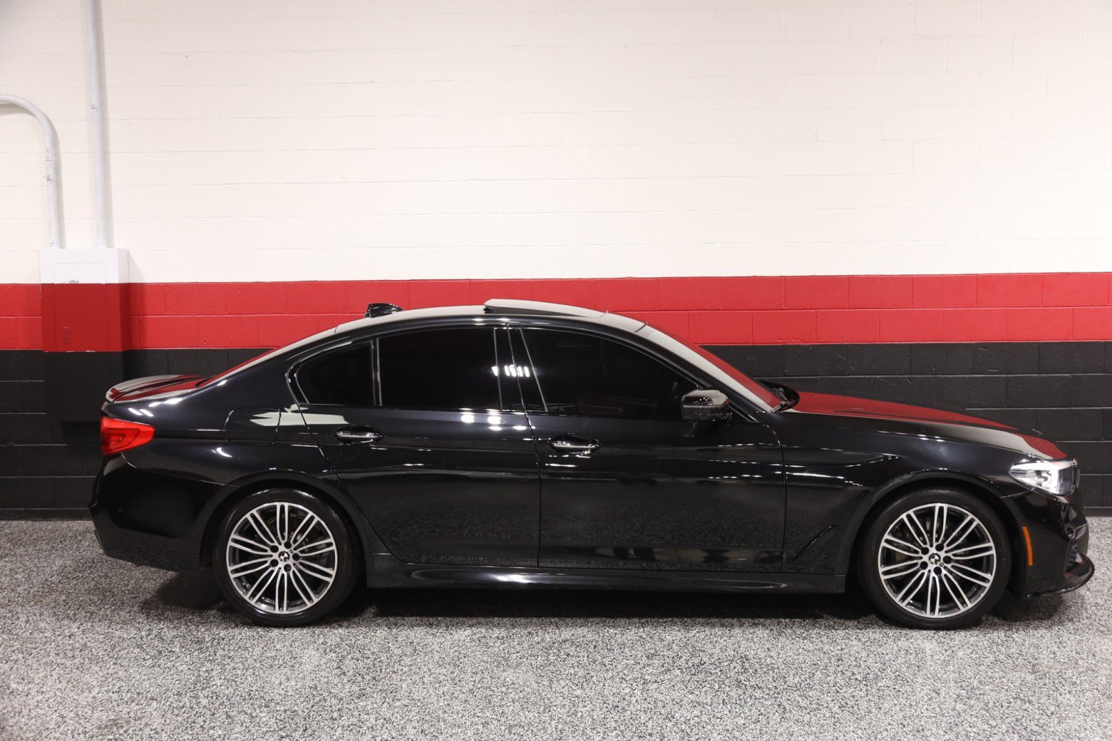 Used 2018 BMW 530i xDrive AWD/4WD image 7