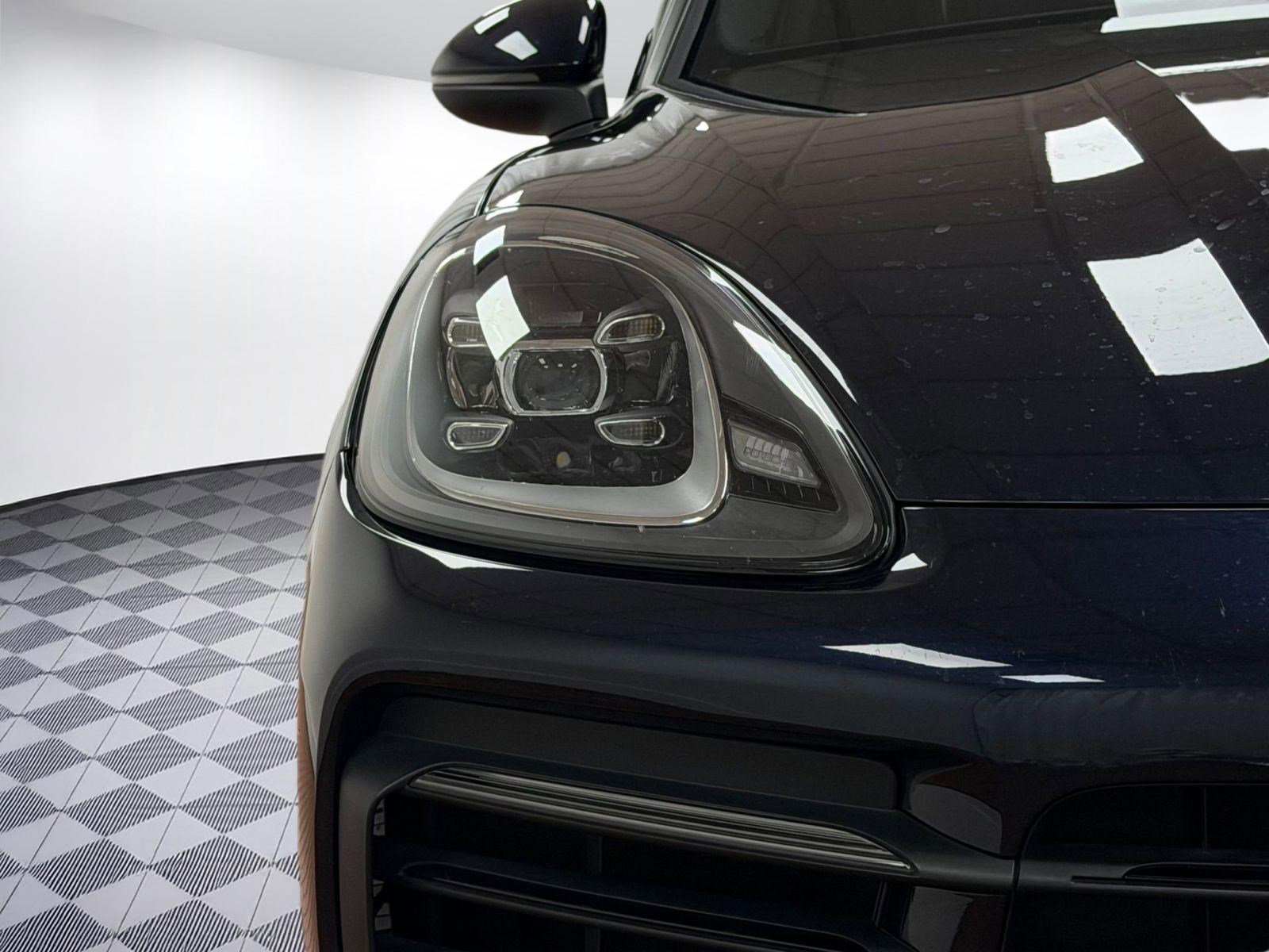 Used 2019 Porsche Cayenne AWD image 9