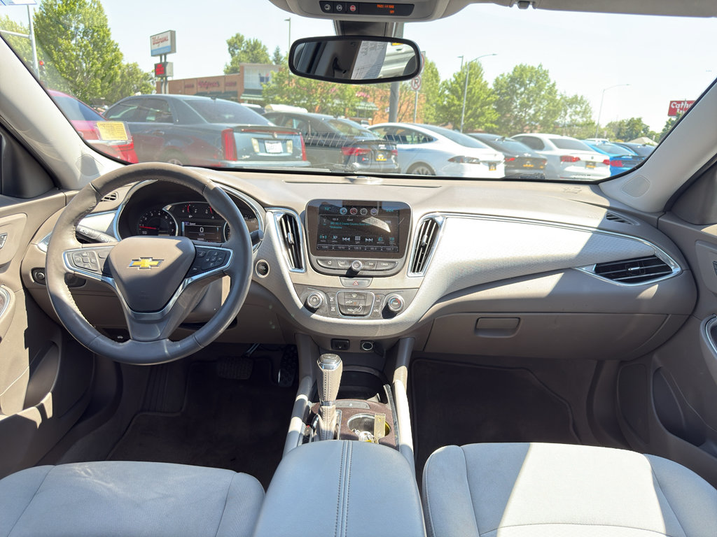 Used 2018 Chevrolet Malibu LT FWD image 21