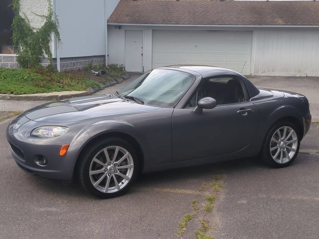 Used 2007 MAZDA MX-5 Miata Grand Touring w/ Premium Pkg RWD image 2