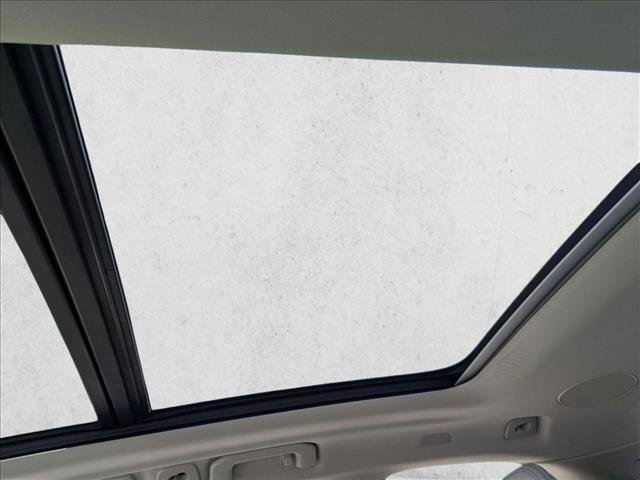 Used 2022 Volvo XC60 T8 Inscription w/ Advanced Package image 18