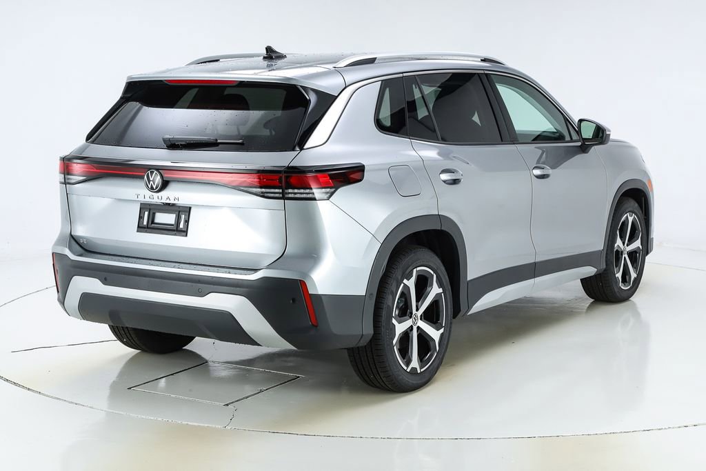 New 2026 Volkswagen Tiguan SE FWD image 9