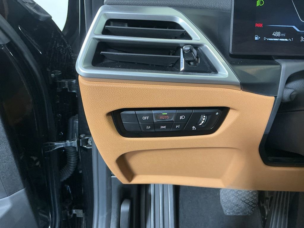 Certified 2025 BMW 330i Sedan w/ Premium Package RWD image 18