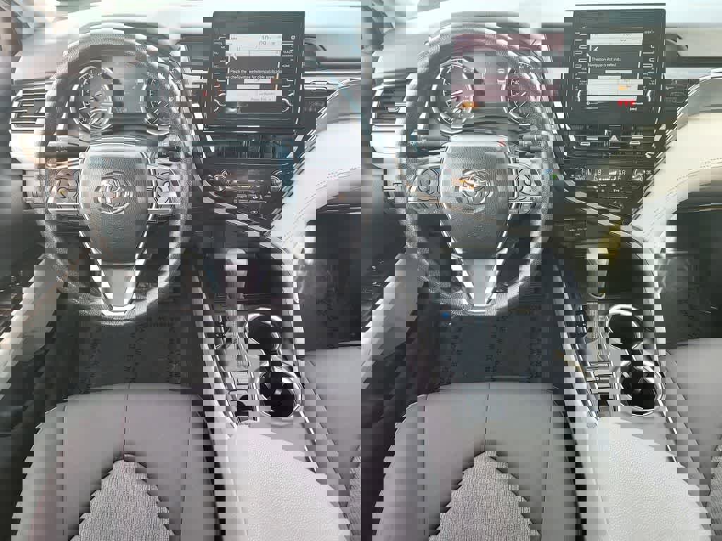Used 2023 Toyota Camry LE image 12