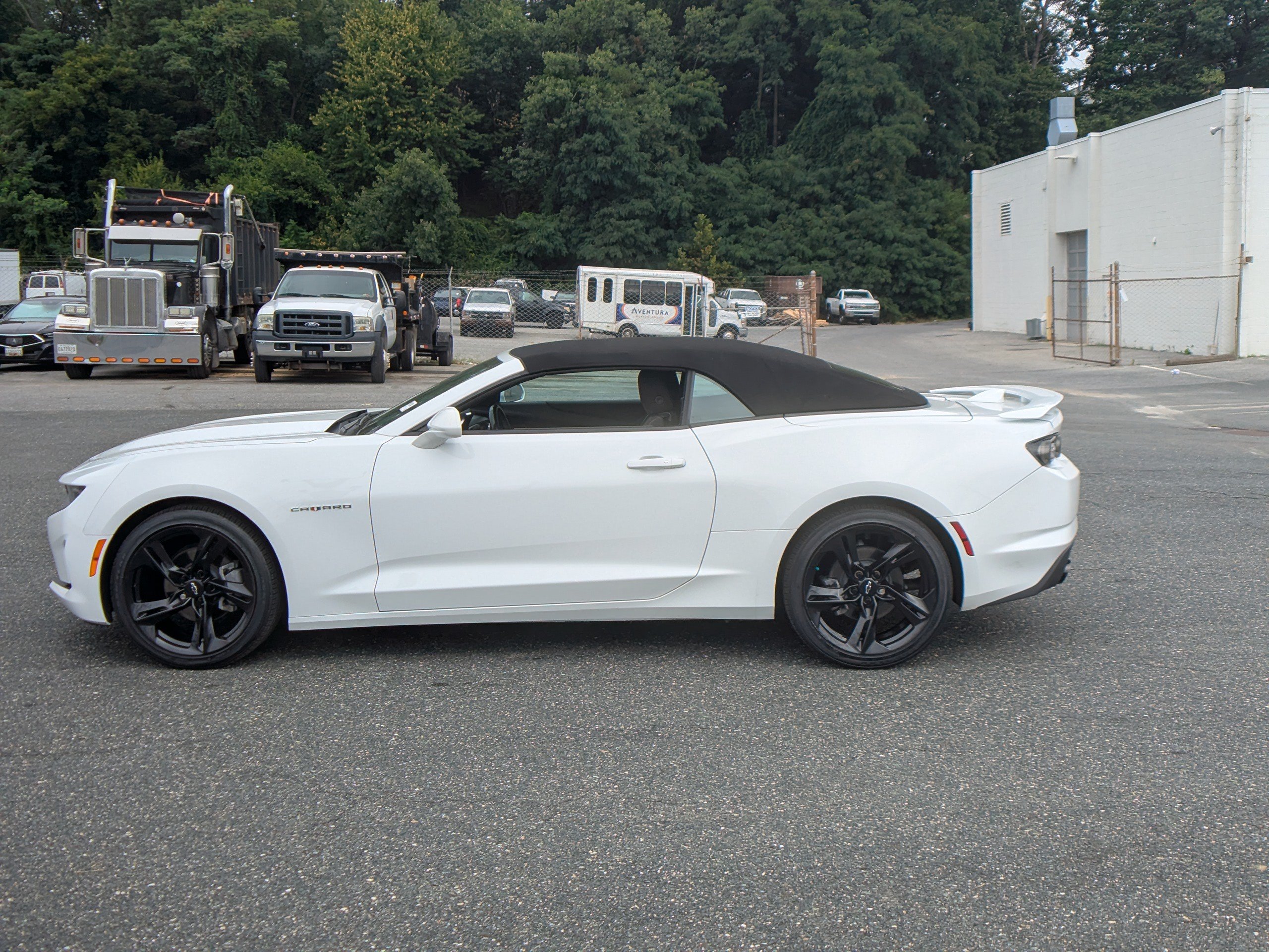 Used 2024 Chevrolet Camaro LT RWD image 5