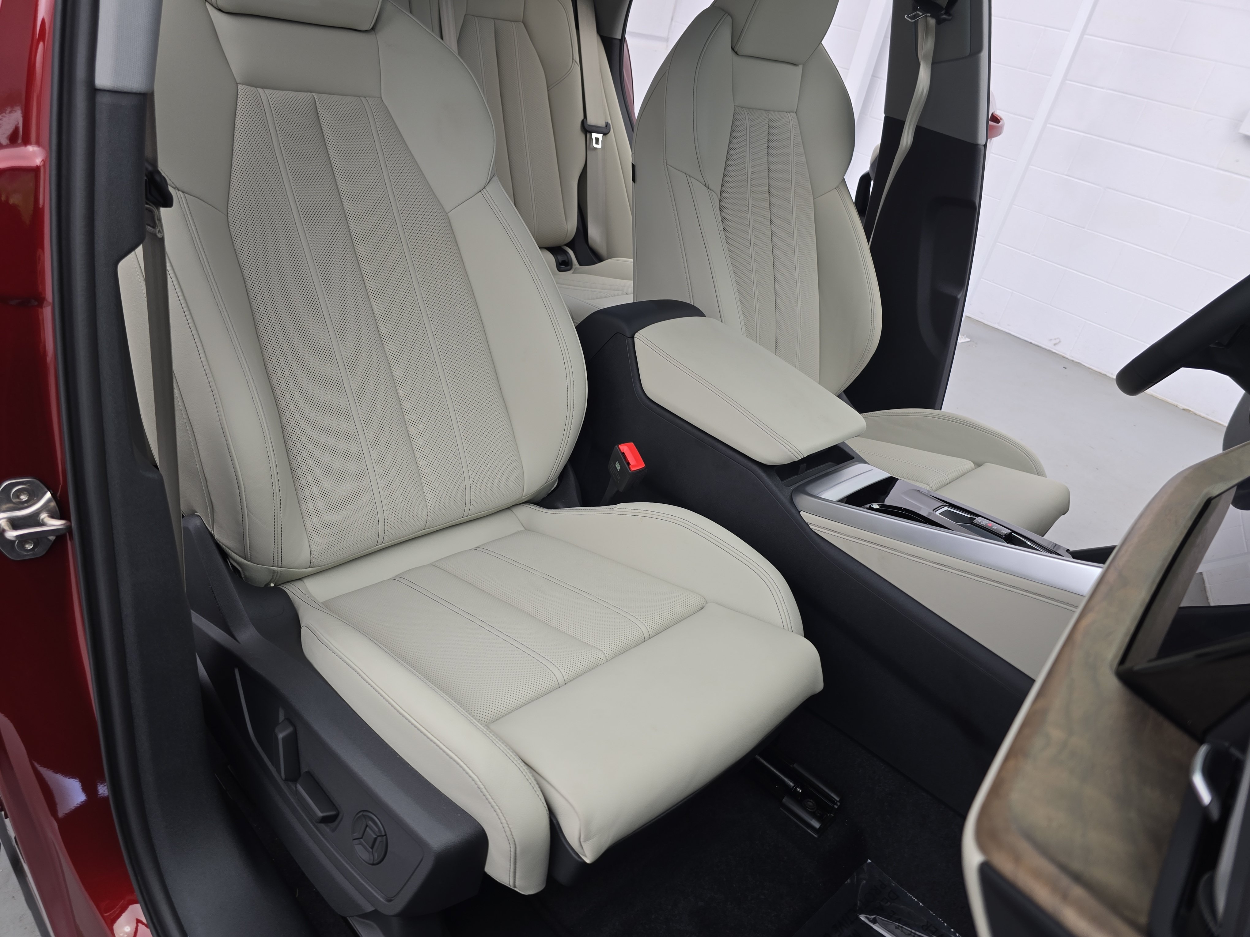 Used 2025 Audi Q5 Prestige AWD/4WD image 10