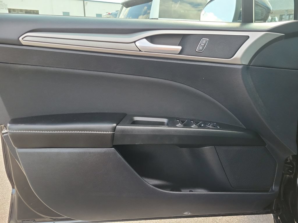 Certified 2020 Ford Fusion SE FWD image 14