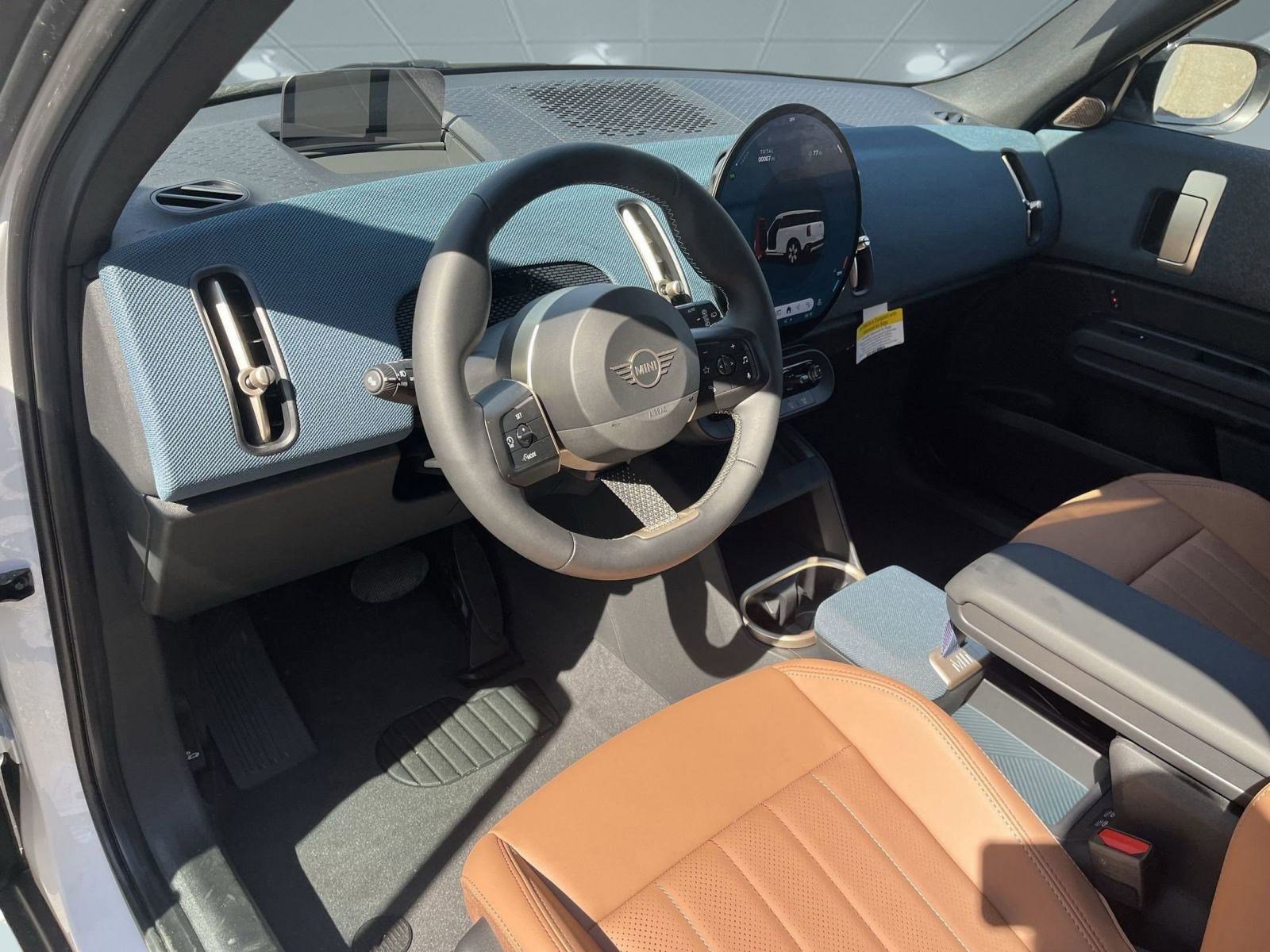 Used 2025 MINI Cooper Countryman S w/ Comfort Package Max image 4