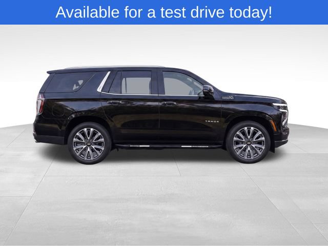 Used 2025 Chevrolet Tahoe High Country AWD/4WD image 3