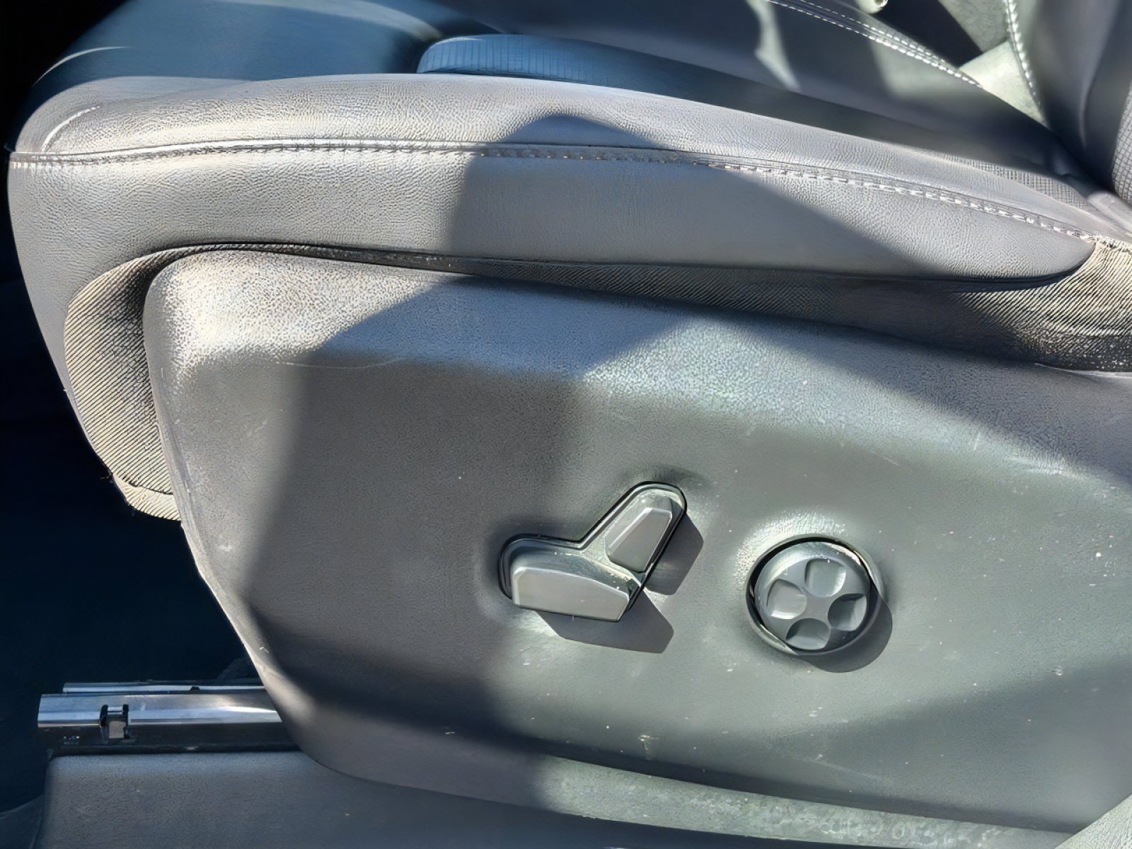 Used 2025 Chrysler Pacifica Select FWD image 27