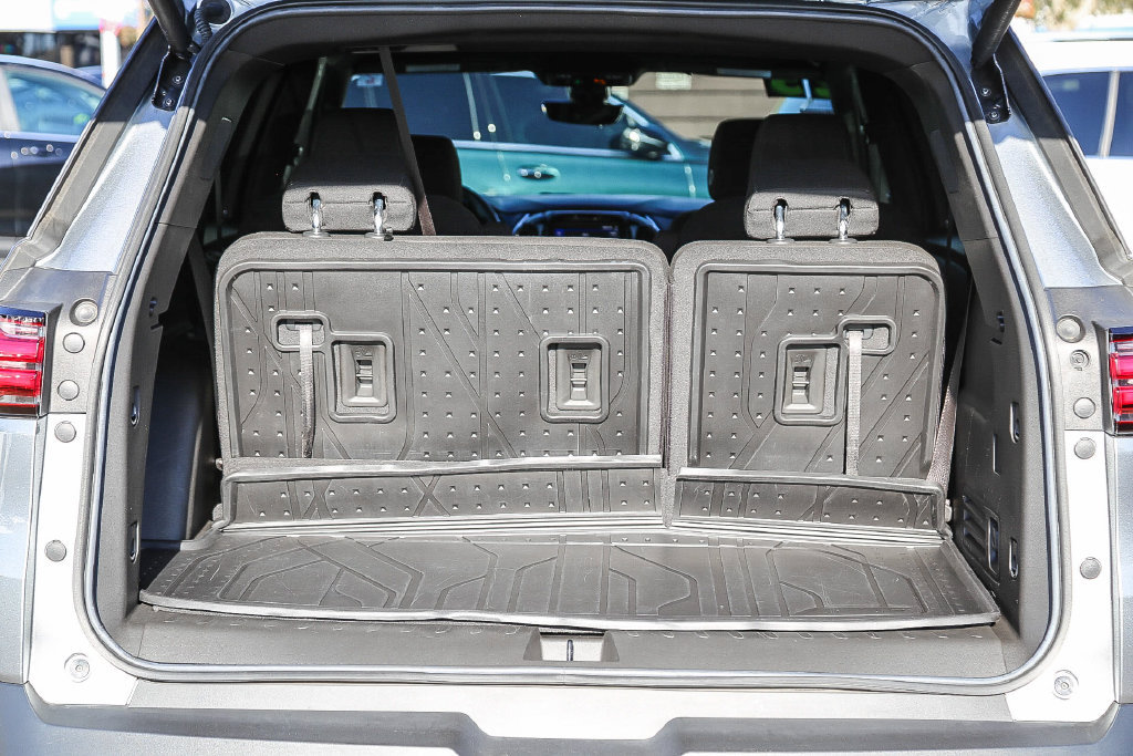 Certified 2023 Chevrolet Traverse LT FWD image 53