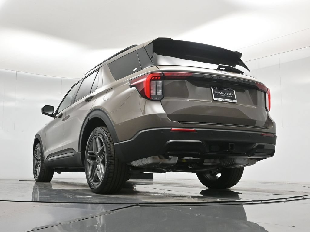 New 2026 Ford Explorer ST-Line w/ ST-Line Street Pack AWD/4WD image 52