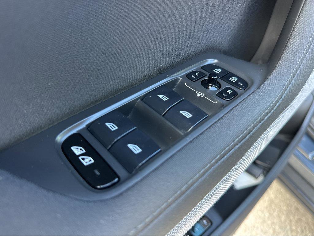 Used 2022 Polestar Polestar 2 w/ Performance Package image 32