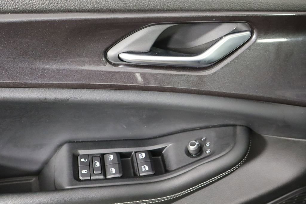 Used 2023 Jeep Grand Cherokee Altitude AWD/4WD image 22