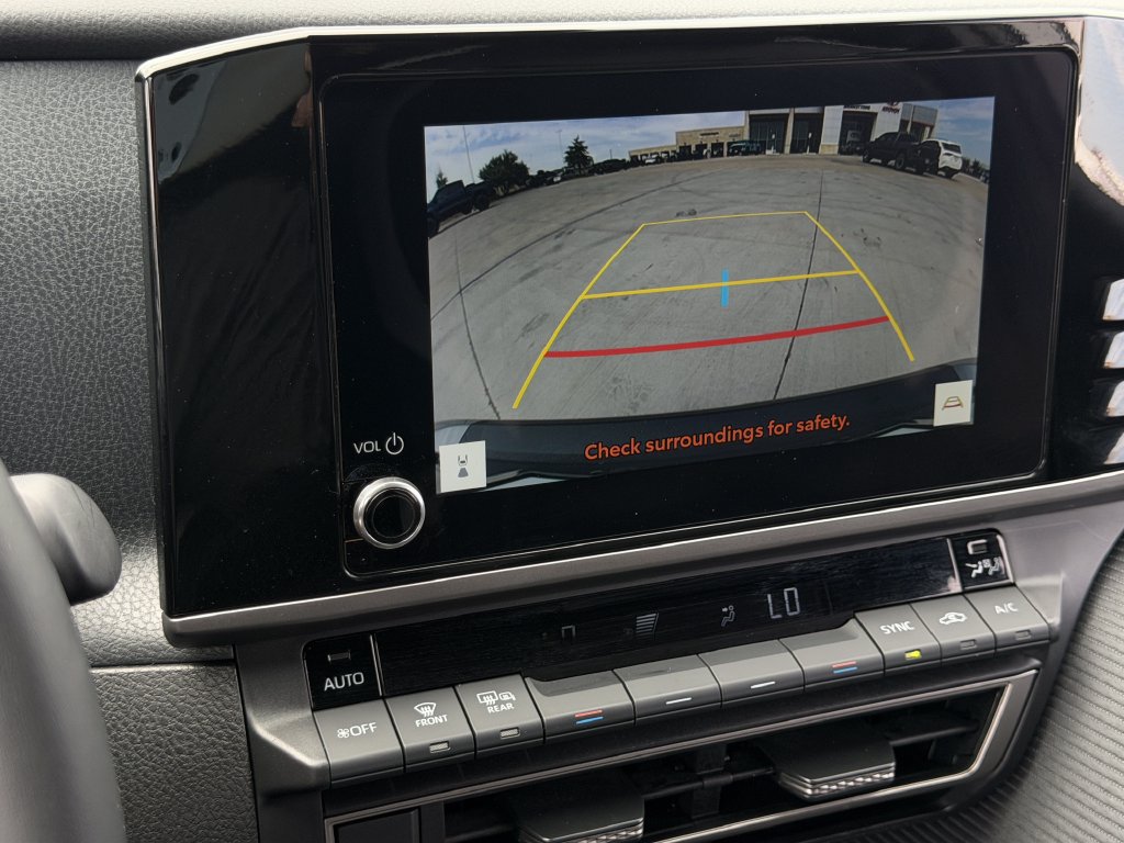 Used 2025 Toyota Camry SE w/ Convenience Package FWD image 19